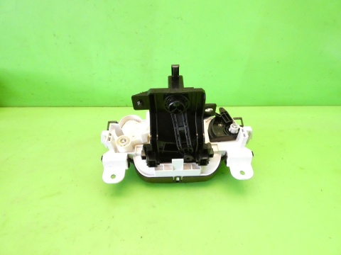 Panel sterowania nawiewem nawiewu klimatyzacji MAZDA 2 II DE 07-10