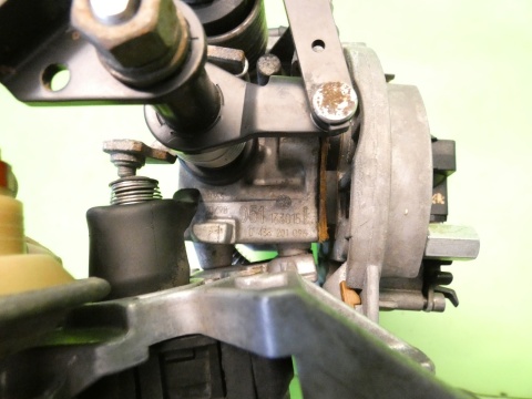 Monowtrysk przepustnica 051133015L 0438201096VW PASSAT B3 1.8 8V 88-93