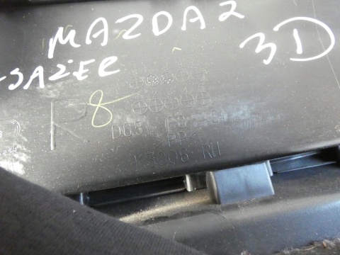 Boczek tapicerka prawa przód MAZDA 2 II DE 3D HB 07-10