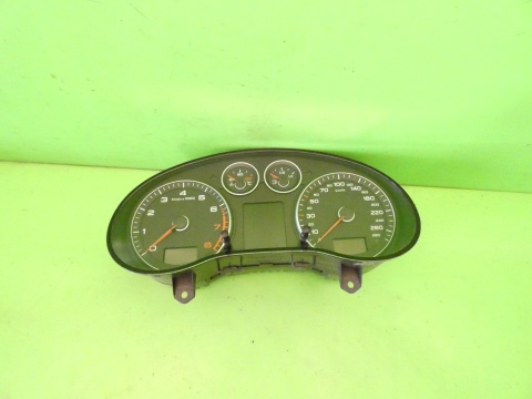 Licznik zegary wyświetlacz 8P0920932D vdo AUDI A3 8P FL 1.4 TFSI 08-13