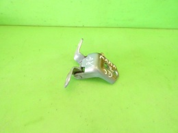 Zawias drzwiowy lewy przód góra 33Y MAZDA 2 II DE 07-10