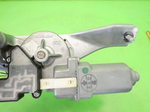 Silniczek wycieraczki tył 3pin MAZDA 2 II DE HB 07-10