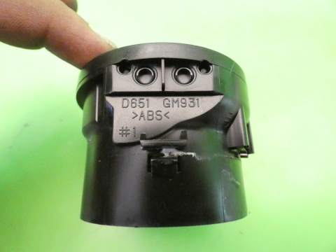 Kratka nawiewu lewa środek D651GM931 MAZDA 2 II DE 07-10