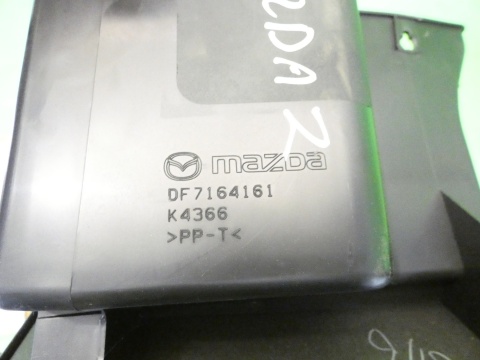 Schowek z deski prawy pasażera DF7164161 MAZDA 2 II DE 07-10