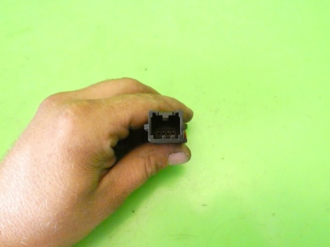 Przełącznik świateł awaryjnych D651664H0 MAZDA 2 II DE 07-10