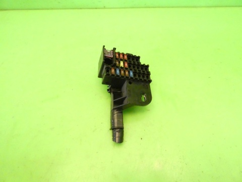 Skrzynka bezpieczników D65166730 MAZDA 2 II DE 1.3 07-10