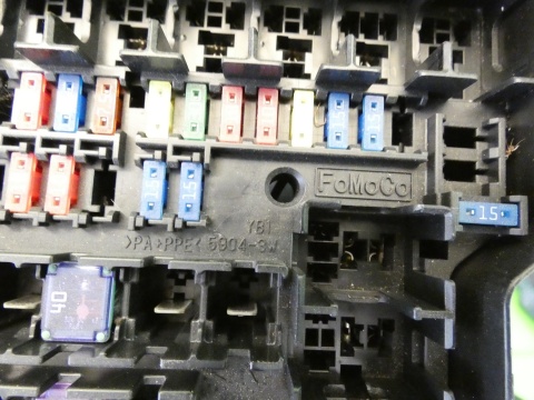 Skrzynka bezpieczników MAZDA 2 II DE 1.3 07-10