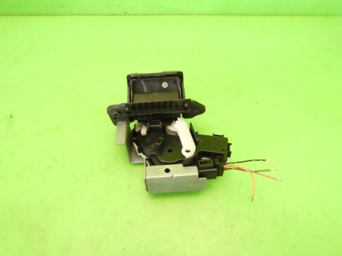 Centralny zamek klapy tył bagażnika 4pin MAZDA 2 II DE HB 07-10