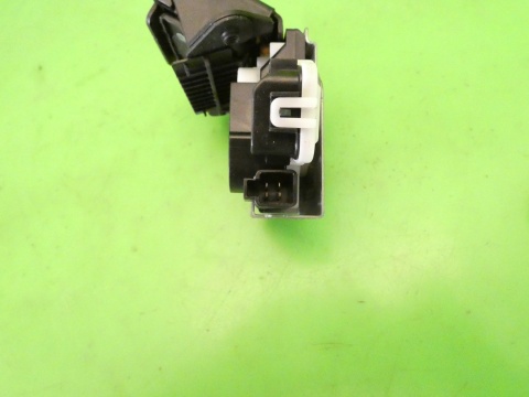 Centralny zamek klapy tył bagażnika 4pin MAZDA 2 II DE HB 07-10