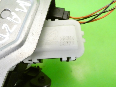 Centralny zamek klapy tył bagażnika 4pin MAZDA 2 II DE HB 07-10