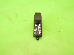 Przełącznik szyby prawy przód D65166370 MAZDA 2 II DE 07-10