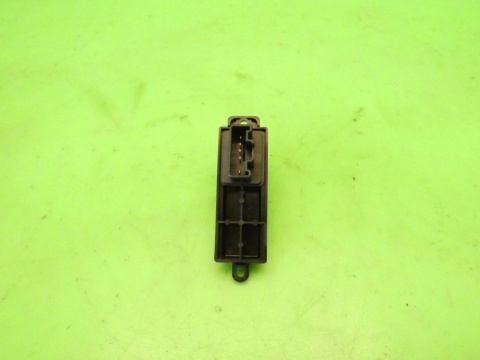 Przełącznik szyby prawy przód D65166370 MAZDA 2 II DE 07-10