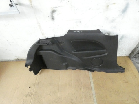 Boczek tapicerka bagażnika lewa tył MAZDA 2 II DE 3D HB 07-10