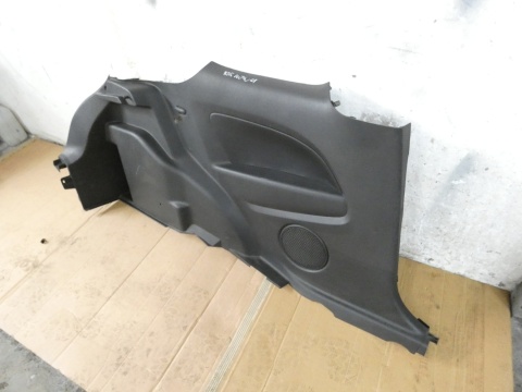 Boczek tapicerka bagażnika lewa tył MAZDA 2 II DE 3D HB 07-10