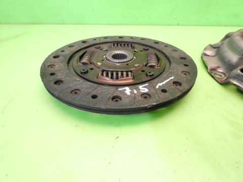 Tarcza + docisk sprzęgła MAZDA 2 II DE 1.3 07-10