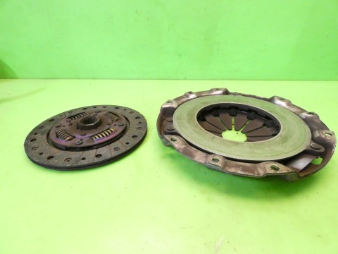 Tarcza + docisk sprzęgła MAZDA 2 II DE 1.3 07-10