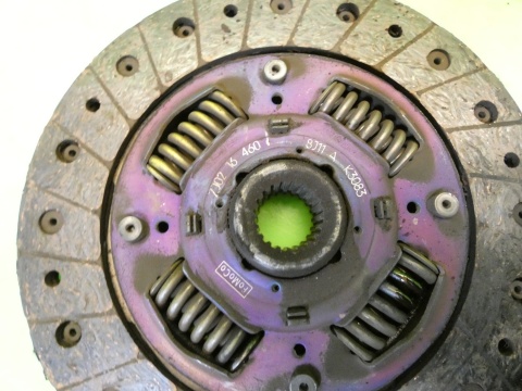 Tarcza + docisk sprzęgła MAZDA 2 II DE 1.3 07-10