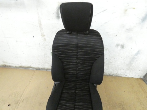 Fotel prawy pasażera MAZDA 2 II DE 3D HB 07-10