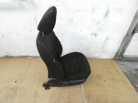 Fotel prawy pasażera MAZDA 2 II DE 3D HB 07-10