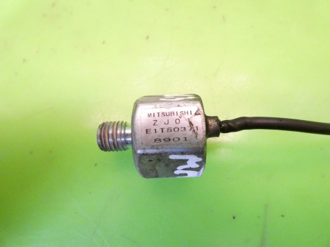 Czujnik spalania stukowego E1T50371 MAZDA 2 II DE 1.3 07-10