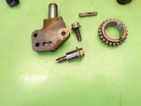 Rozrząd łańcuch ślizgi napinacz MAZDA 2 II DE 1.3 ZJ 07-10