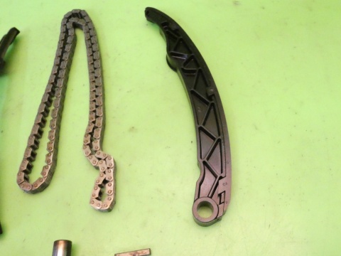 Rozrząd łańcuch ślizgi napinacz MAZDA 2 II DE 1.3 ZJ 07-10