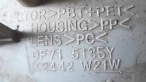 Lampka odblask prawy tył DF715135Y MAZDA 2 II DE 3D HB 07-10