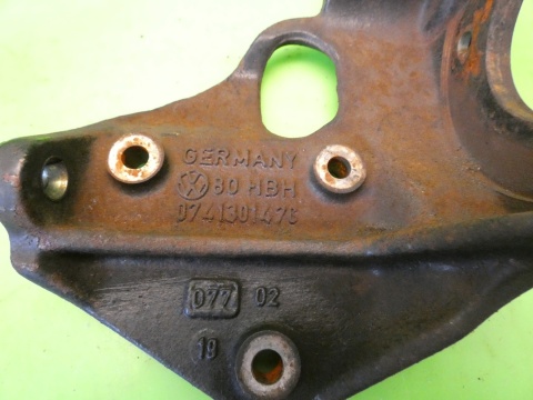 Łapa pompy wtryskowej 074130147G VW LT II LT46 2.5 TDI 96-06