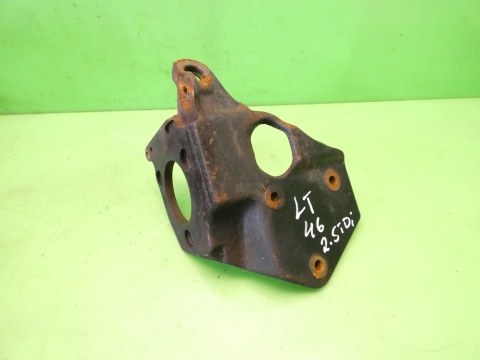 Łapa pompy wtryskowej 074130147G VW LT II LT46 2.5 TDI 96-06