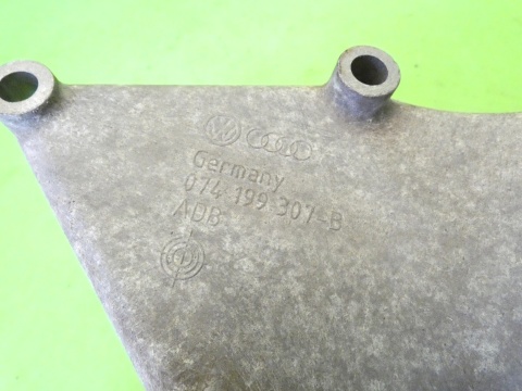 Łapa silnika lewa 074199307B VW LT II LT46 2.5 TDI 96-06