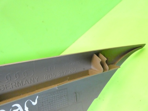 Osłona poszycie słupka C lewa tył AUDI A4 B5 SEDAN 96-99