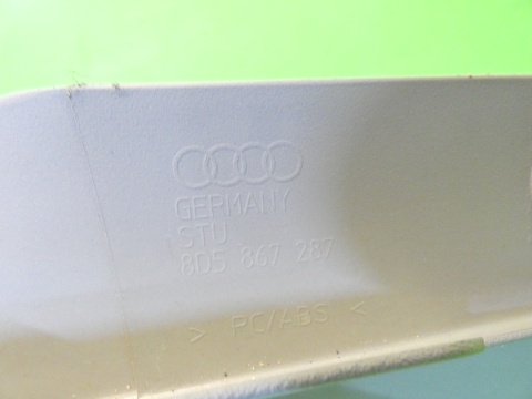 Osłona poszycie słupka C lewa tył AUDI A4 B5 SEDAN 96-99