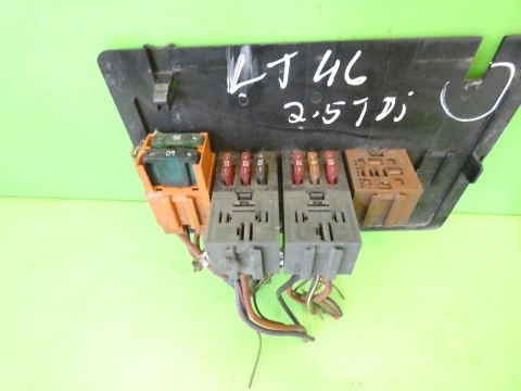 Skrzynka bezpieczników zaślepka klapka podstawy fotela VW LT II LT46 2.5 TDI 96-06