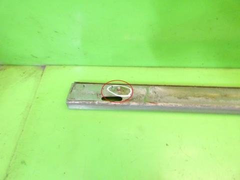 Prowadnica szyna drzwi przesuwnych prawy tył VW LT II LT46 96-06