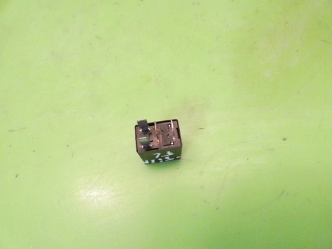 Przekaźnik DC12V 35A CHEVROLET CAPTIVA I C140 FL 2.2 D 13-15