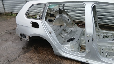 Błotnik prawy tył ćwiartka poszycie LA7W VW GOLF VII KOMBI 12-16