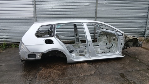 Próg prawy LA7W VW GOLF VII KOMBI 12-16