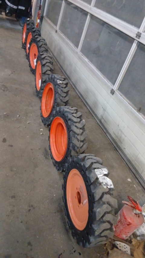 Koło opona pełna solid 5.70-12 Bobcat S70 ładowarka wózek widłowy bliźniak