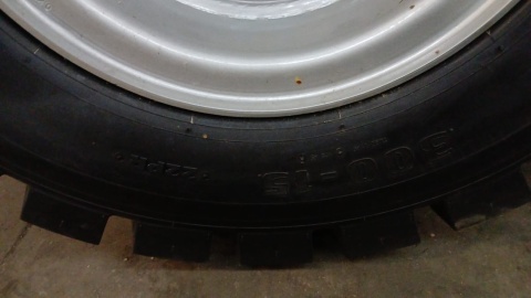 Koło felga 8.0-15 opona 300-15 Mitas FL-08 ładowarka wózek widłowy koparka