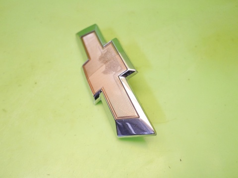 Logo znaczek emblemat przód CHEVROLET CAPTIVA I C140 FL 13-15