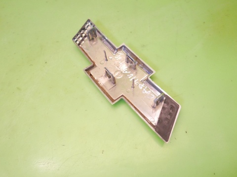 Logo znaczek emblemat przód CHEVROLET CAPTIVA I C140 FL 13-15