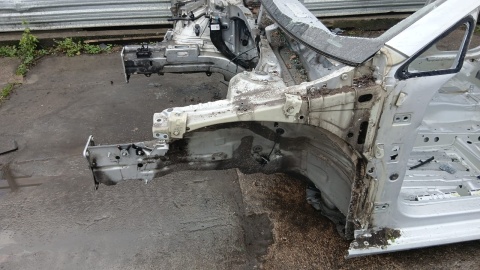 Ćwiartka podłużnica lewa przód kielich LA7W VW GOLF VII 12-16