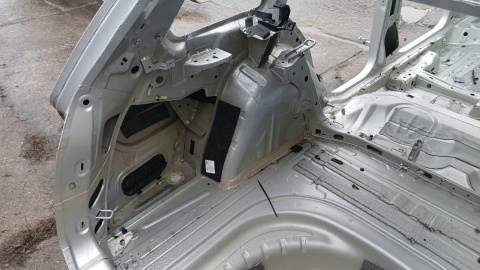 Błotnik lewy tył ćwiartka poszycie LA7W VW GOLF VII KOMBI 12-16