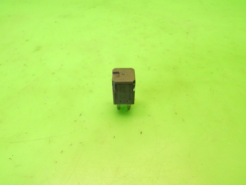 Przekaźnik DC12V 20A CHEVROLET CAPTIVA I C140 FL 2.2 D 13-15