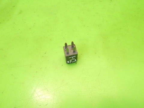 Przekaźnik DC12V 20A CHEVROLET CAPTIVA I C140 FL 2.2 D 13-15