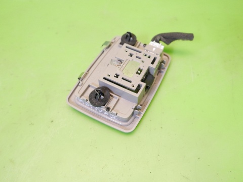 Lampka oświetlenie kabiny środek CHEVROLET CAPTIVA I C140 FL 13-15