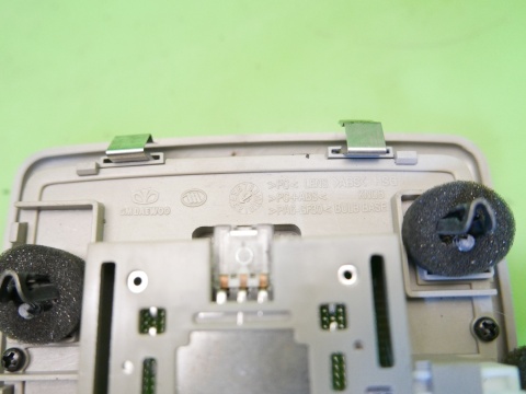 Lampka oświetlenie kabiny środek CHEVROLET CAPTIVA I C140 FL 13-15