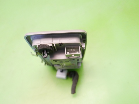 Lampka oświetlenie kabiny środek CHEVROLET CAPTIVA I C140 FL 13-15