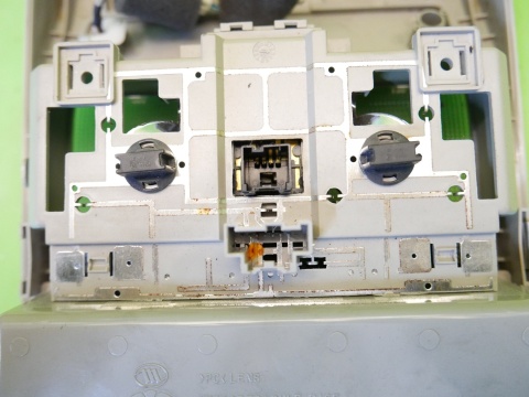 Lampka oświetlenie kabiny schowek na okulary CHEVROLET CAPTIVA I C140 FL 13-