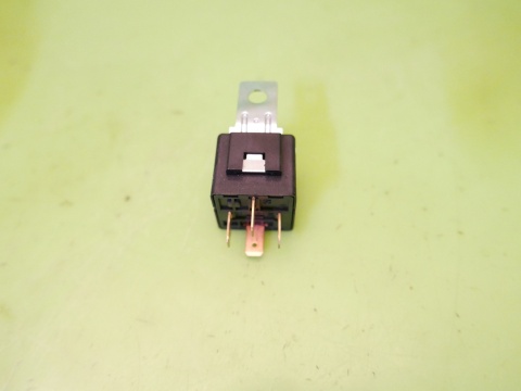 Przekaźnik 96329341 CHEVROLET CAPTIVA I C140 FL 2.2 D 13-15